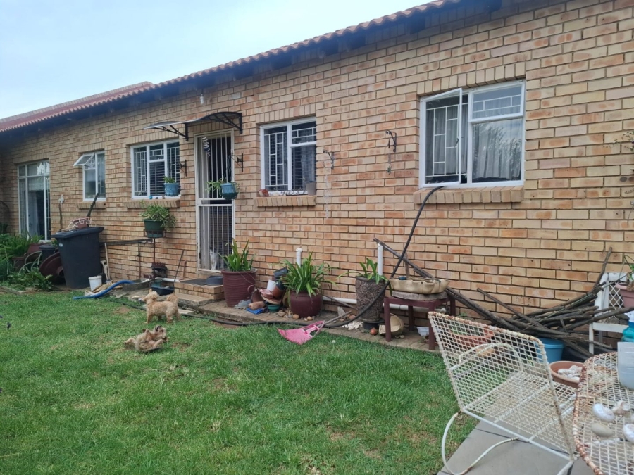 2 Bedroom Property for Sale in Wilkoppies North West